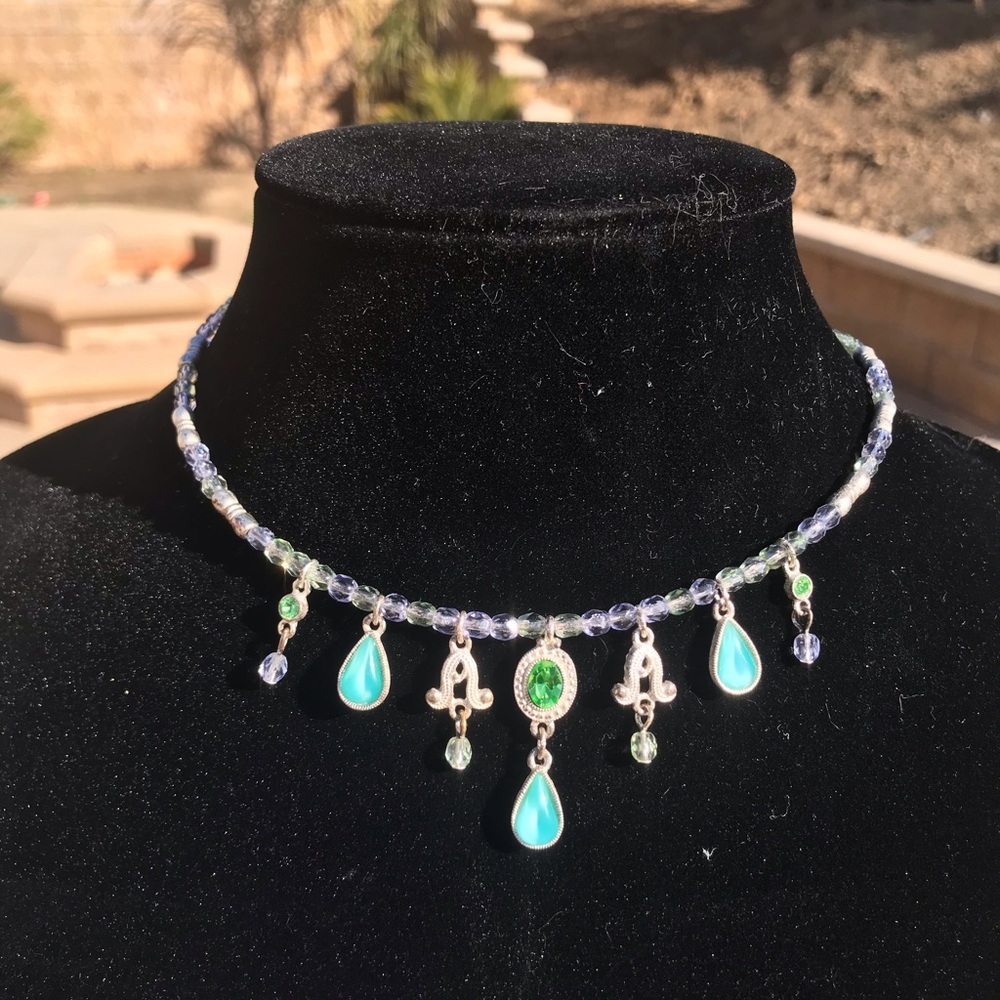GORGEOUS SIMULATED TURQUOISE AND PERIDOT NECKLACE